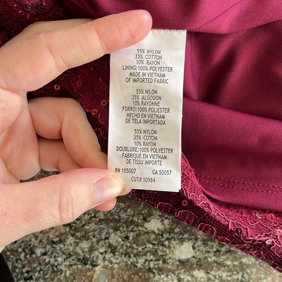 NWT Marina Burgundy Sequin Lace Floral Sheath Cap Sleeve Cocktail Dress Size 14 - Picture 12 of 14